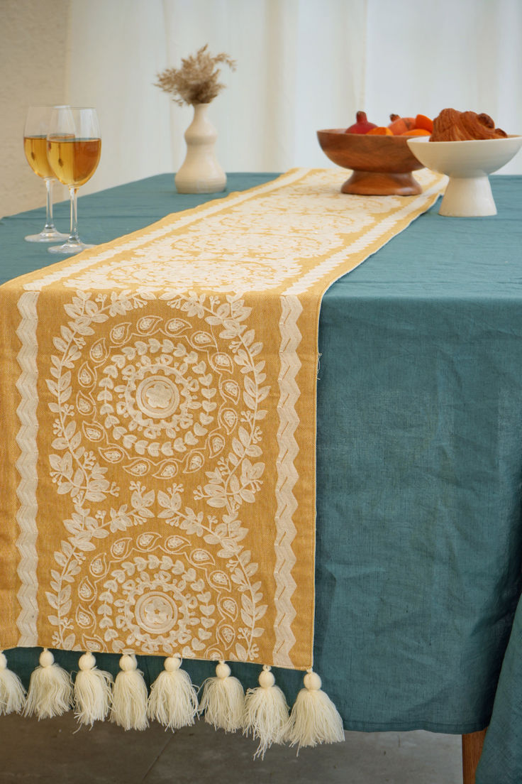 TABLE RUNNERS